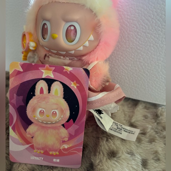 🖤🖤 Labubu all three of them with outfits.🖤🖤 - Picture 3 of 9